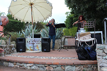 Cantanti per Aperitivo live, potrete godere di buona musica in sottofondo musicale durante il vostro brunch